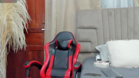 Snapshot of angel_adamx chatting on 10.02.25 Angel online show from 10.02.25