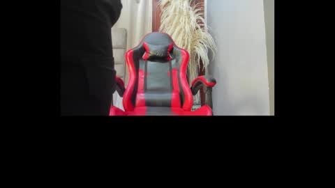 Snapshot of angel_adamx chatting on 10.12.25 Angel online show from 10.12.25