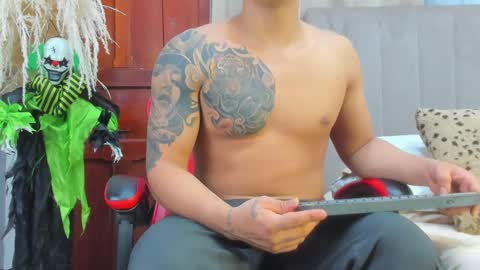 Snapshot of angel_adamx chatting on 10.25.25 Angel online show from 10.25.25