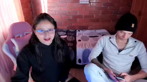 Snapshot of angel_and_yessi chatting on 01.15.25 Angel y Yessi online show from 01.15.25