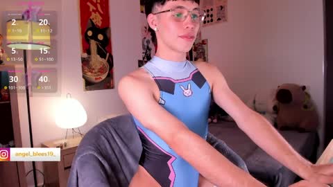 Angel   help me with 100 thumbs up online show from 03.30.26