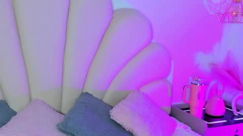 Snapshot of angel_bloom1 chatting on 05.15.26 Angel online show from 05.15.26