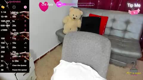 Snapshot of angel_bois chatting on 02.18.25 camila online show from 02.18.25