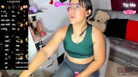 Snapshot of angel_bois chatting on 02.27.25 camila online show from 02.27.25