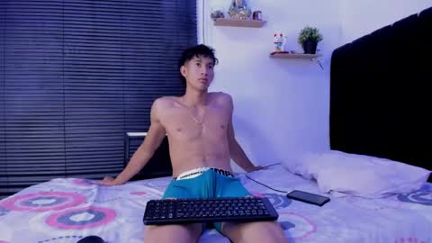 Snapshot of angel_boy0 chatting on 05.14.26 angel_boy0 online show from 05.14.26