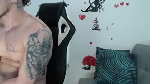 Snapshot of angel_curl chatting on 03.05.25 Angel Curl online show from 03.05.25