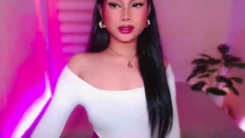 Snapshot of angel_eloaxx chatting on 05.18.26 Angel online show from 05.18.26
