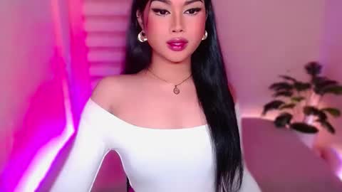 Snapshot of angel_eloaxx chatting on 05.19.26 Angel online show from 05.19.26