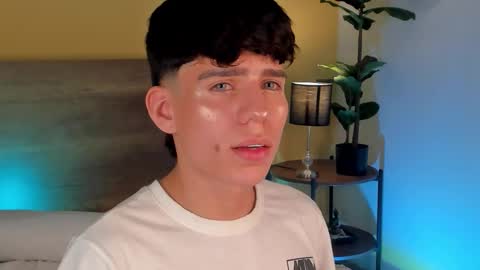 Snapshot of angel_eros_ chatting on 02.12.26 Angel online show from 02.12.26