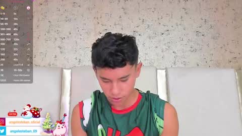 Snapshot of angel_esteban_fx chatting on 12.29.24 ngel Esteban online show from 12.29.24