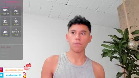 Snapshot of angel_esteban_fx chatting on 01.31.25 ngel Esteban online show from 01.31.25