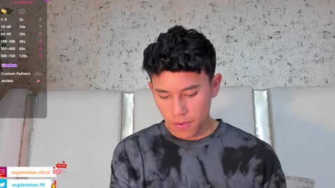 Snapshot of angel_esteban_fx chatting on 02.22.25 ngel Esteban online show from 02.22.25