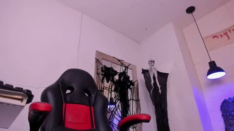 Snapshot of angel_hardy_dl chatting on 10.21.25 angel hardy online show from 10.21.25