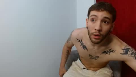 Snapshot of angel_kyrozz chatting on 10.07.25 angel_kyrozz online show from 10.07.25