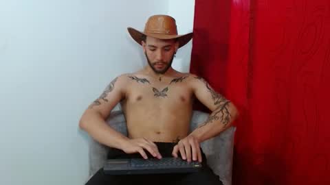 Snapshot of angel_kyrozz chatting on 10.16.25 angel_kyrozz online show from 10.16.25