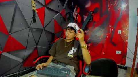 Snapshot of angel_latinboy23 chatting on 11.24.25 Angel online show from 11.24.25