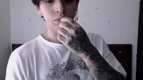 Snapshot of angel_miguel_ chatting on 05.30.26 Angel Scott online show from 05.30.26
