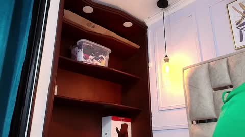 Nicolle  online show from 02.01.25