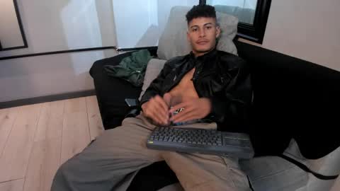 Snapshot of angel_silva_ chatting on 04.23.26 Angel online show from 04.23.26