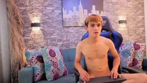 Snapshot of angel_vg chatting on 04.14.26 Angel online show from 04.14.26