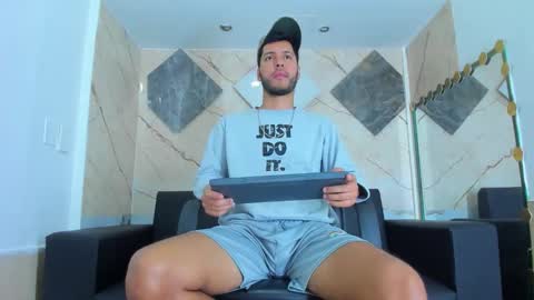 Snapshot of angel_villareal_ chatting on 02.01.26 angel_villareal_ online show from 02.01.26