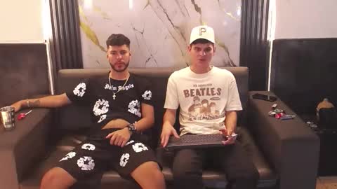 angel_villareal_ online show from 03.16.26