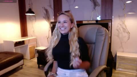 Snapshot of angel_white25 chatting on 03.30.26 Angel online show from 03.30.26