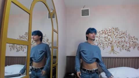 Snapshot of angel_yuhog chatting on 11.18.25 Angel online show from 11.18.25