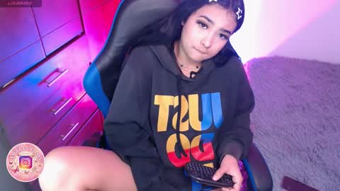 A N G E L A  E L L I S S   online show from 03.09.26