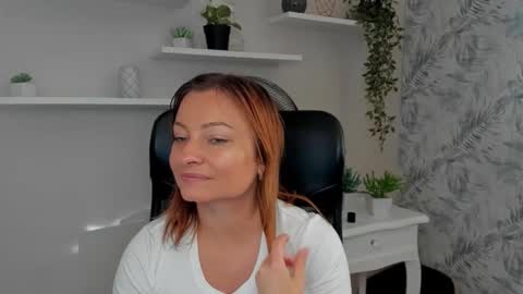 Angela online show from 09.12.25