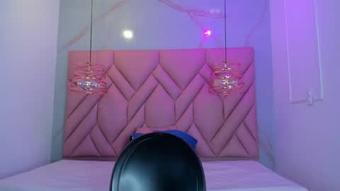 Snapshot of angelaa_cute chatting on 04.25.26 ANGELA online show from 04.25.26