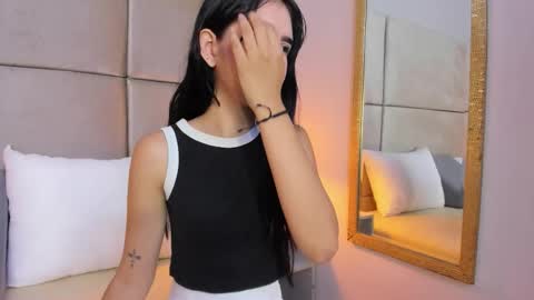 angelag_ online show from 11.26.25