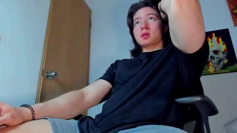 Snapshot of angelbennet_ chatting on 10.29.25 Angel Bennet online show from 10.29.25