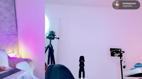 Snapshot of angelcb_ chatting on 02.08.26 angel online show from 02.08.26