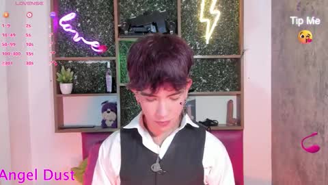 Snapshot of angeldustt_19 chatting on 01.06.26 Angel dust online show from 01.06.26