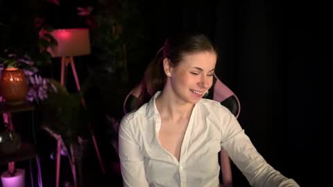 Snapshot of angeles_08 chatting on 05.22.26 Angel online show from 05.22.26