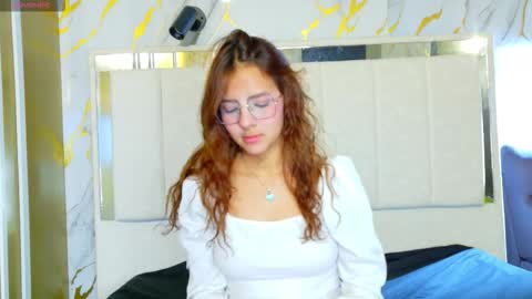 Snapshot of angeles_azul chatting on 03.21.26 angel online show from 03.21.26