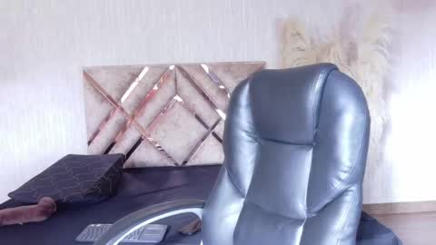 Snapshot of angeles_azul chatting on 03.25.26 angel online show from 03.25.26