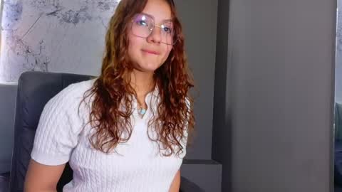 Snapshot of angeles_azul chatting on 03.28.26 angel online show from 03.28.26