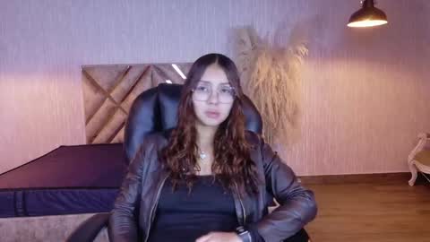 Snapshot of angeles_azul chatting on 04.11.26 angel online show from 04.11.26
