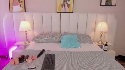 Snapshot of angeles_de_charly chatting on 01.09.26 angeles_de_charly online show from 01.09.26