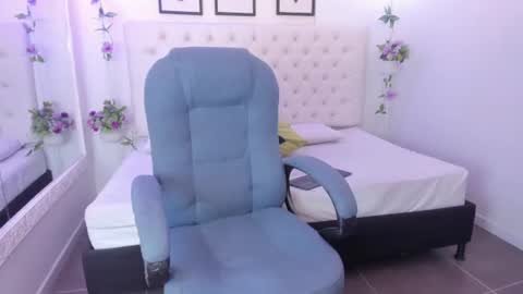 Snapshot of angelica_rolon chatting on 06.17.26 angelica_rolon online show from 06.17.26