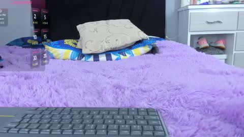 Snapshot of angelicaa_model chatting on 10.08.25 Angelica online show from 10.08.25