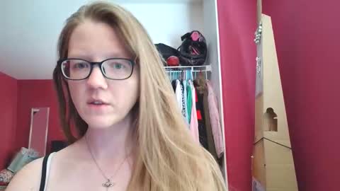 Snapshot of angelicangel3 chatting on 04.21.26 AngelicAngel online show from 04.21.26