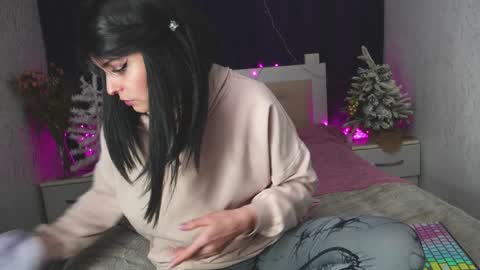 Angelika Rouge online show from 01.05.25