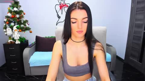 Snapshot of angelina_clark chatting on 12.22.24 Angelina online show from 12.22.24