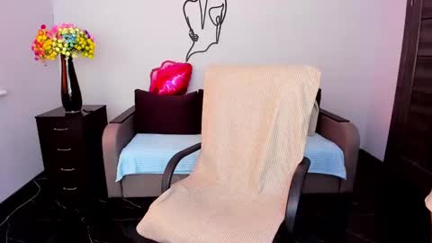 Snapshot of angelina_clark chatting on 03.07.25 Angelina online show from 03.07.25