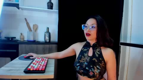 Snapshot of angelinablanc_ chatting on 03.06.25 ANGELINA online show from 03.06.25