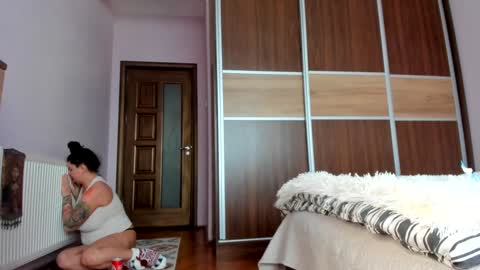 Snapshot of angelinacht chatting on 01.21.25 Angelina online show from 01.21.25