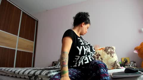 Snapshot of angelinacht chatting on 02.05.25 Angelina online show from 02.05.25